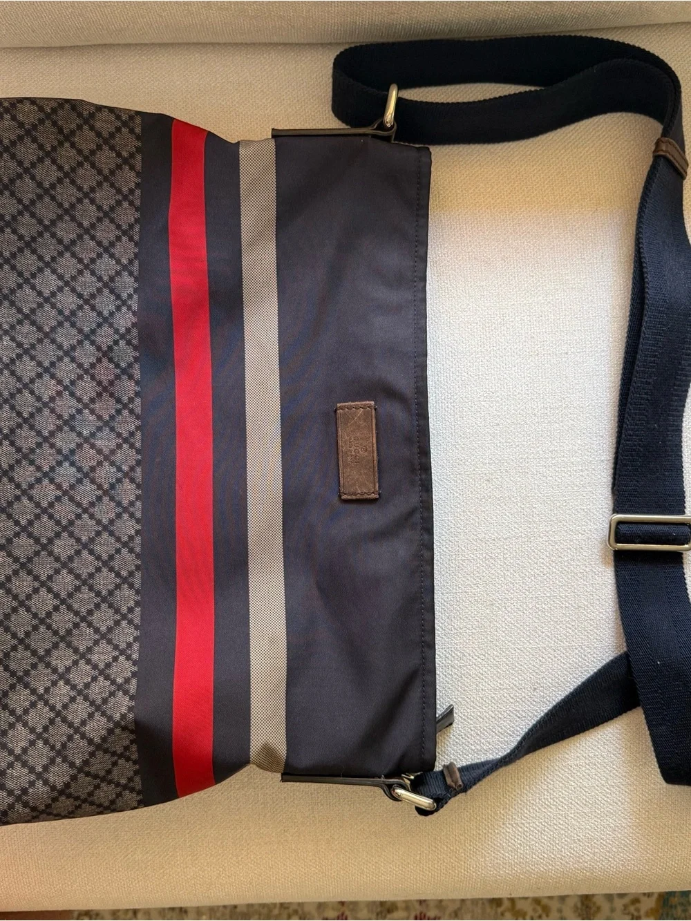 Gucci unisex Messenger Bag in Navy, Red, Gray